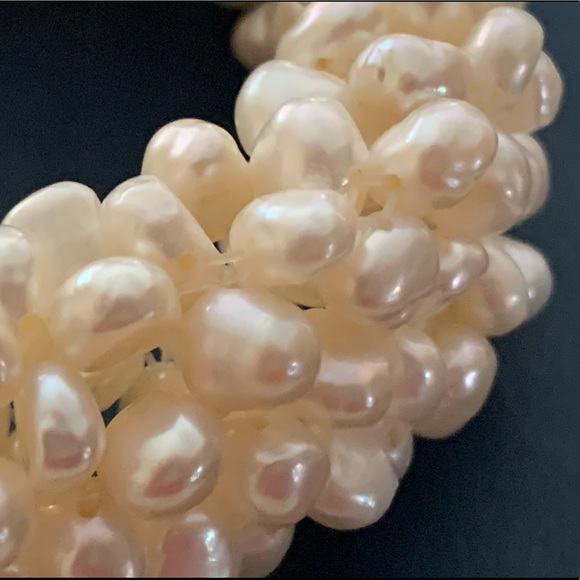 Blue Nile THICK multi strand pearl bracelet - Picture 9 of 15